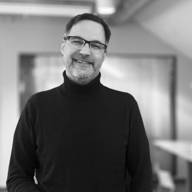 Roland Ahlgren är Civilingenjör trafik och kontorschef